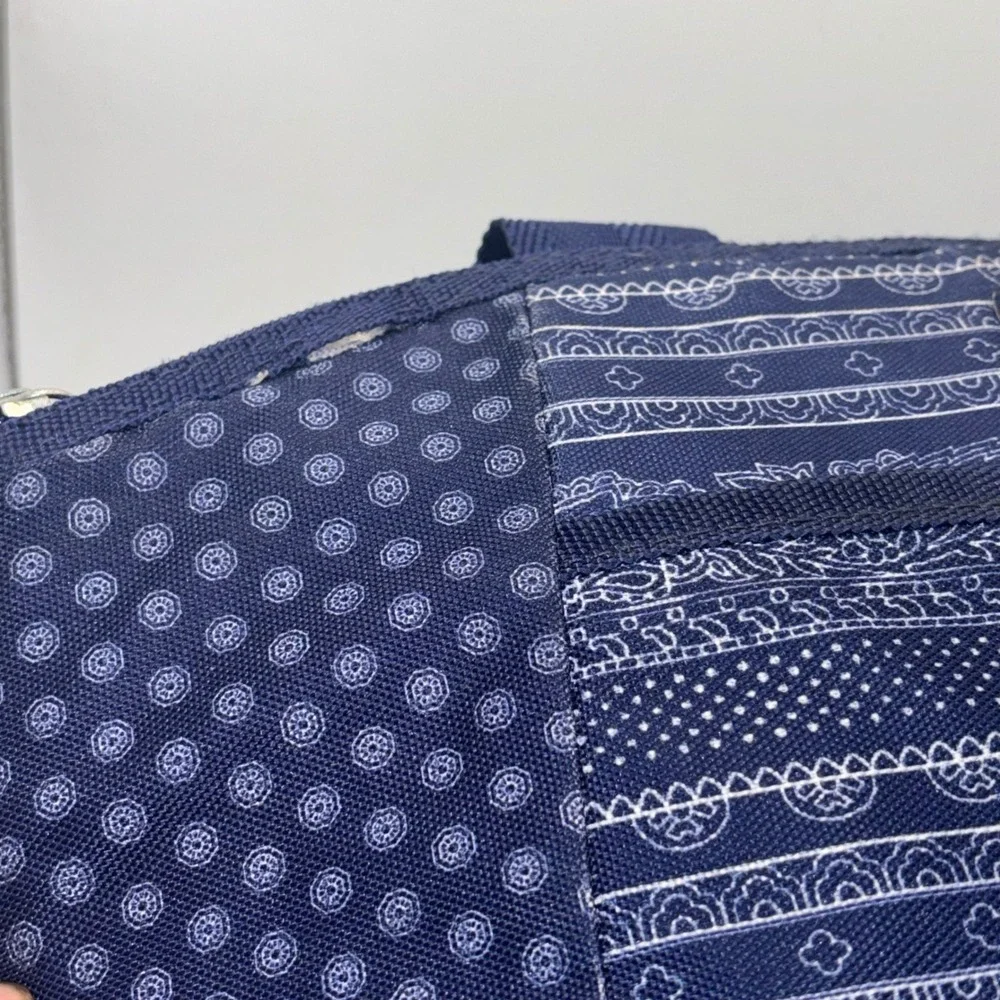 Igloo Insulated Lunch Tote Bag Blue Paisley Pattern Soft Side Cooler 9 Can‎